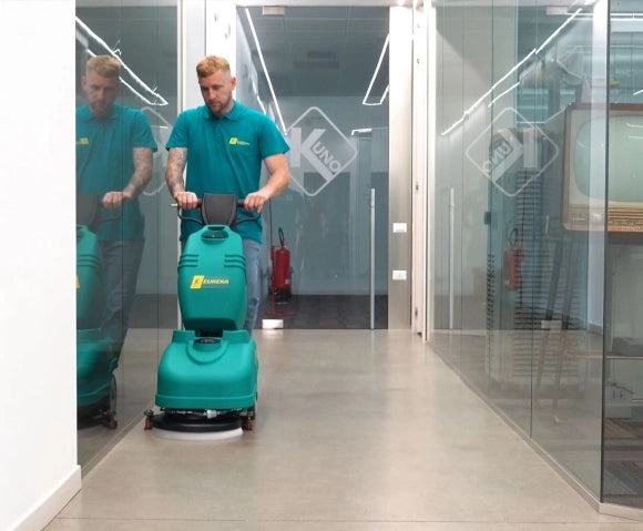 Eureka E36 AGM Handgeführte Scheuersaugmaschine